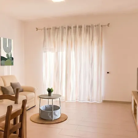 Bright & Spacious - Center Апартаменти