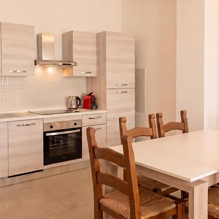 Апартаменти Bright & Spacious - Center Ольбія