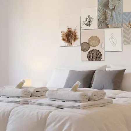 Апартаменти Bright & Spacious - Center Ольбія