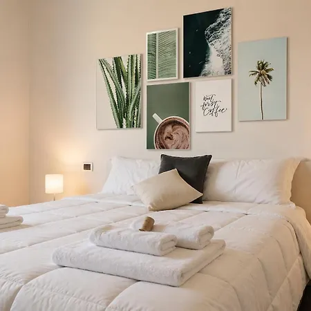 Bright & Spacious - Center Апартаменти *