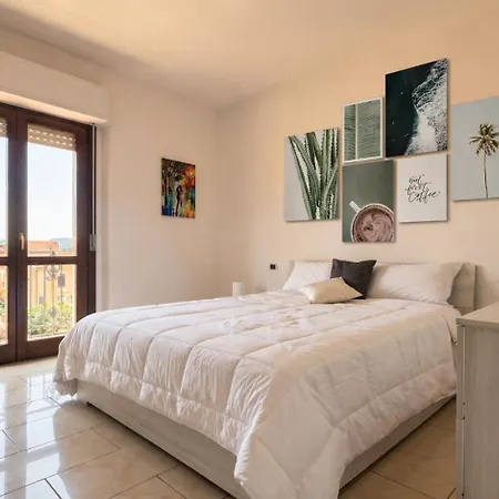Bright & Spacious - Center