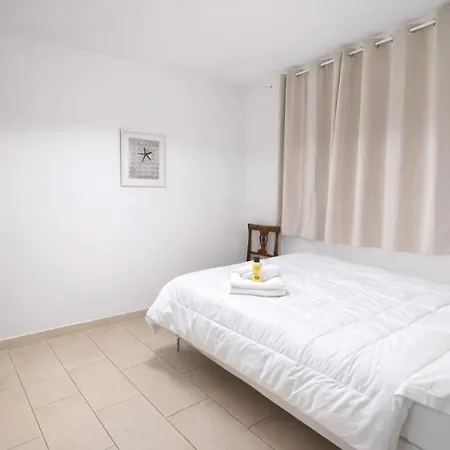 Bright & Spacious - Center
