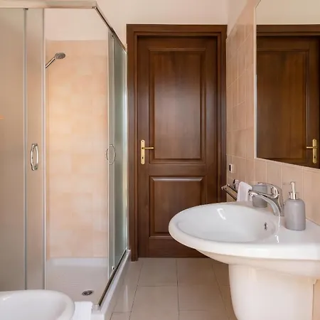 Bright & Spacious - Center Апартаменти
